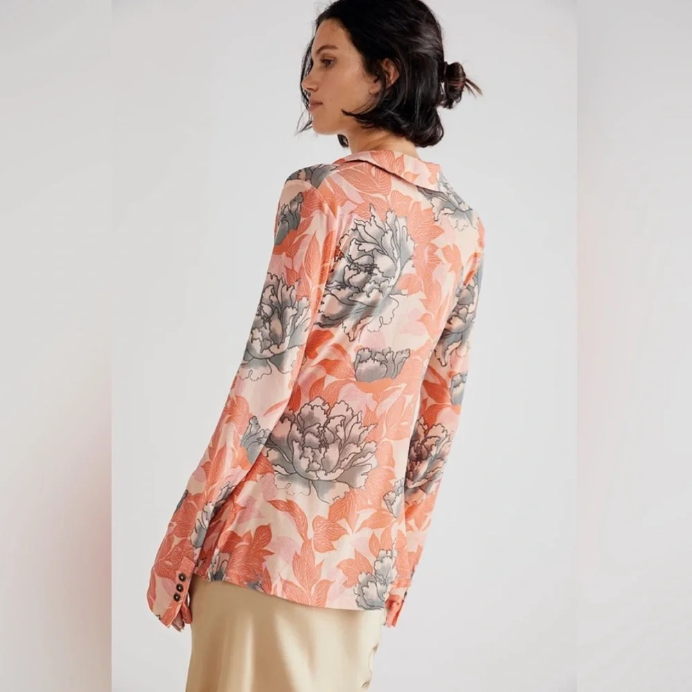 ❌SOLD❌FREE PEOPLE Lucky Shirt Ruched Floral Button Front, Large - Picture 2 of 14